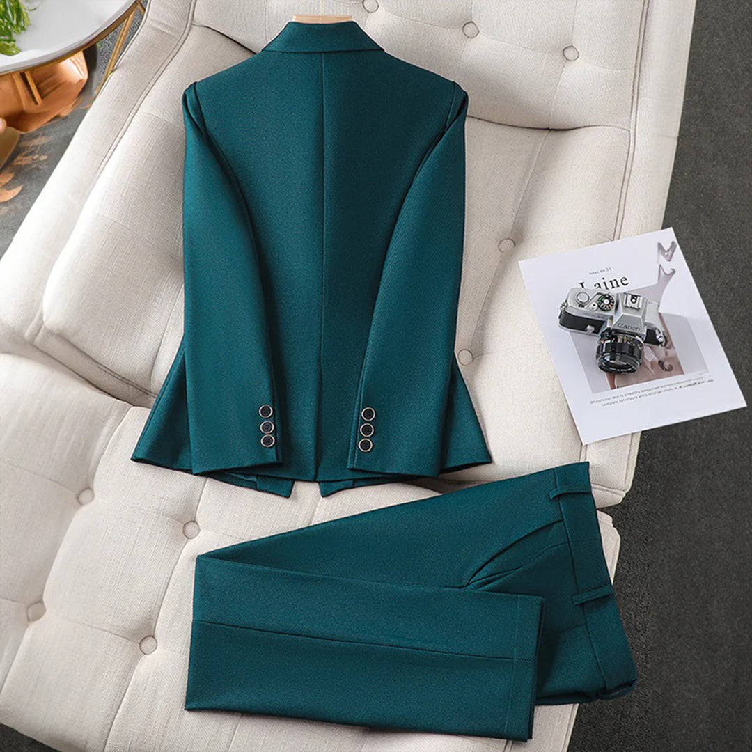 Klassiskt Blazer Set för Dam i Hållbart Tyg – Tidlös Design med Figurvänlig Passform för Kontor och Fritid 2