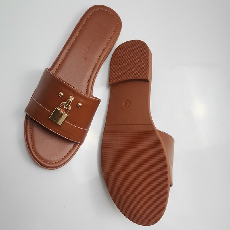 Dam Sandaler Flache PU Läder med Metalldekoration 6