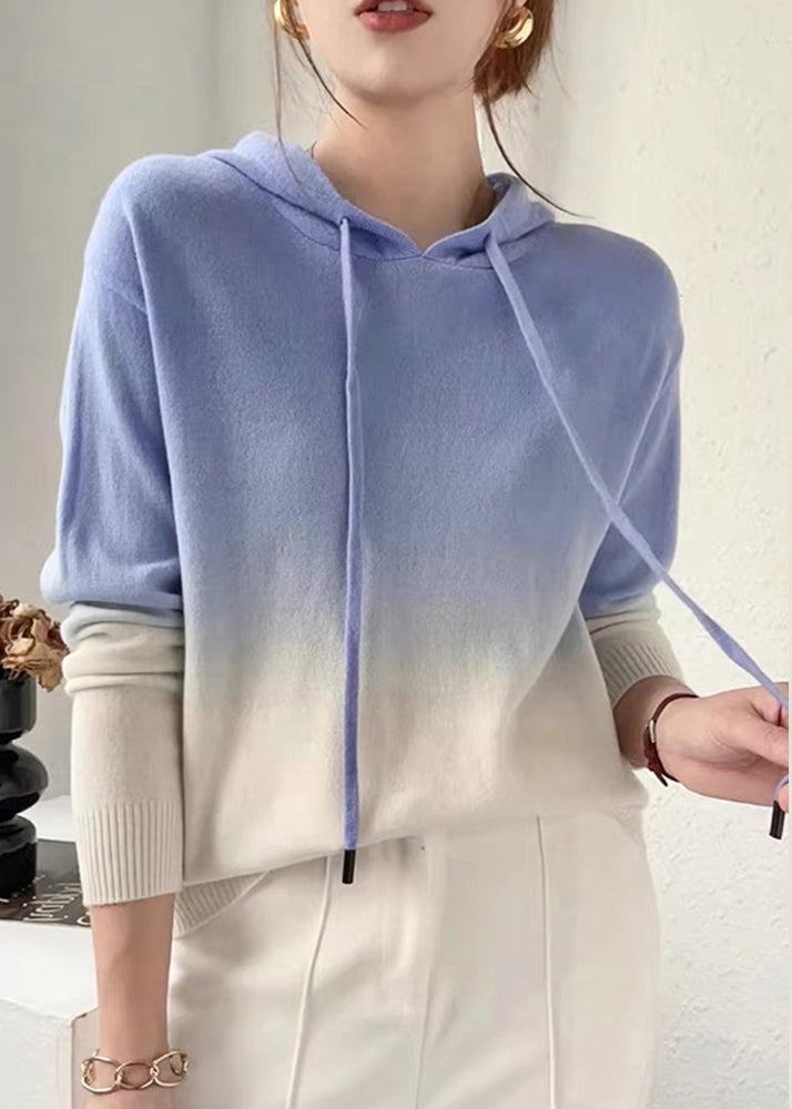 Stickad Dam Tröja med Huva i Färggradient Ull – Modern och Varm Hösttröja för Avslappnade Tillfällen 9