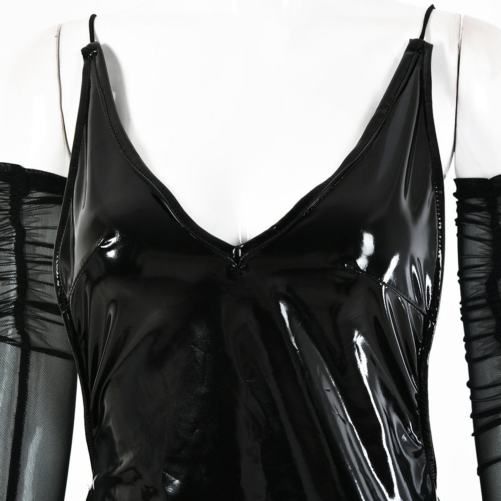 Kvinnors Medelkalvklänning i Syntetiskt Läder – V-hals, Ärmlös Design med Spaghetti-bärare 5