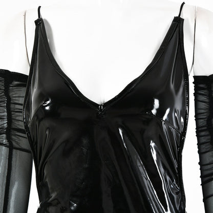 Kvinnors Medelkalvklänning i Syntetiskt Läder – V-hals, Ärmlös Design med Spaghetti-bärare 5