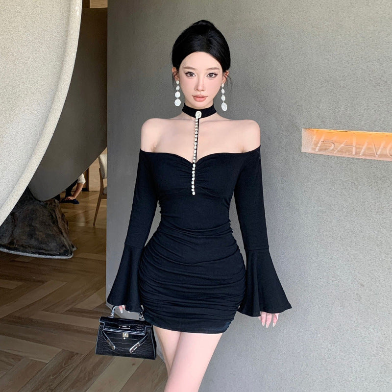 Damklänning Halterneck Bodycon med Strass i Polyester och Elastan-3