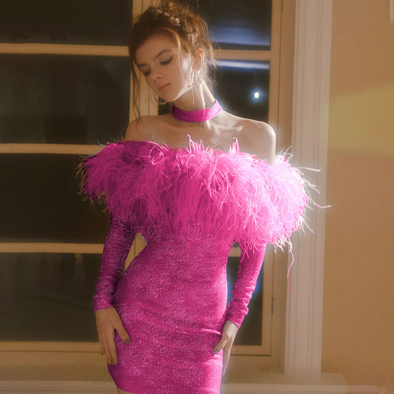 Kvinnors Axelfri Klänning med Fjäderdekoration Hög Kvalitet 2
