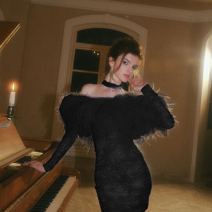 Kvinnors Axelfri Klänning med Fjäderdekoration Hög Kvalitet 4