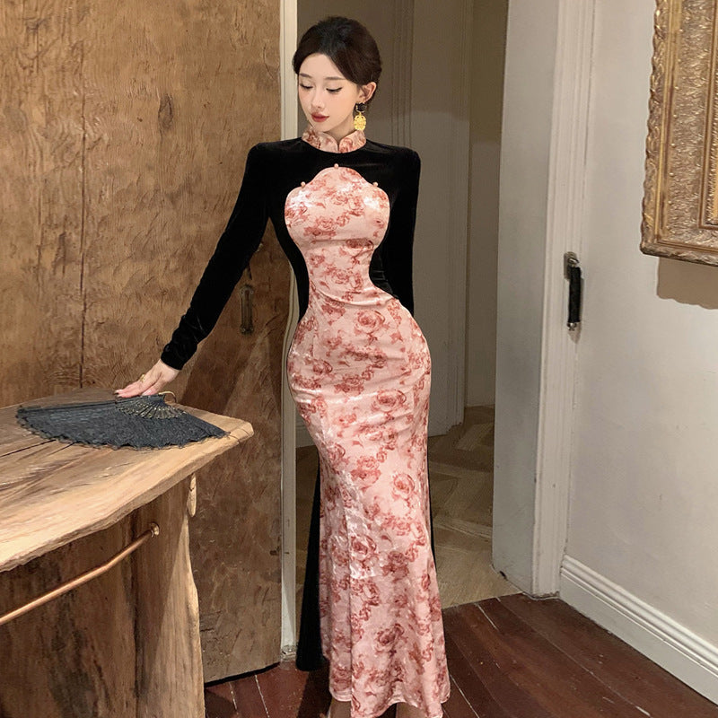 Fina Dam Klänningar i Sammet med Lång Ärmar och Ståkrage – Eleganta Klänningar för Fest och Vardag 2