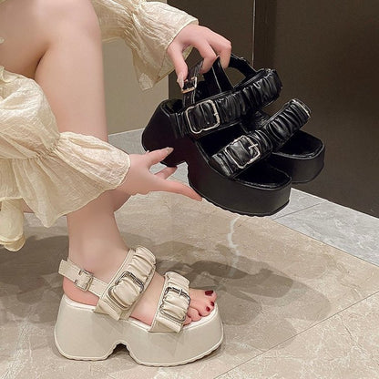 Dam Sandaler Platå med Vadderad Fotbädd och Modern Remdesign – Bekväma för Sommarens Festligheter 5