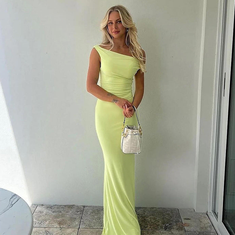 Axelfri Klänning för Kvinnor i Elastiskt Tyg - Figurbetonad Design för Bröllop och Cocktailfester 3