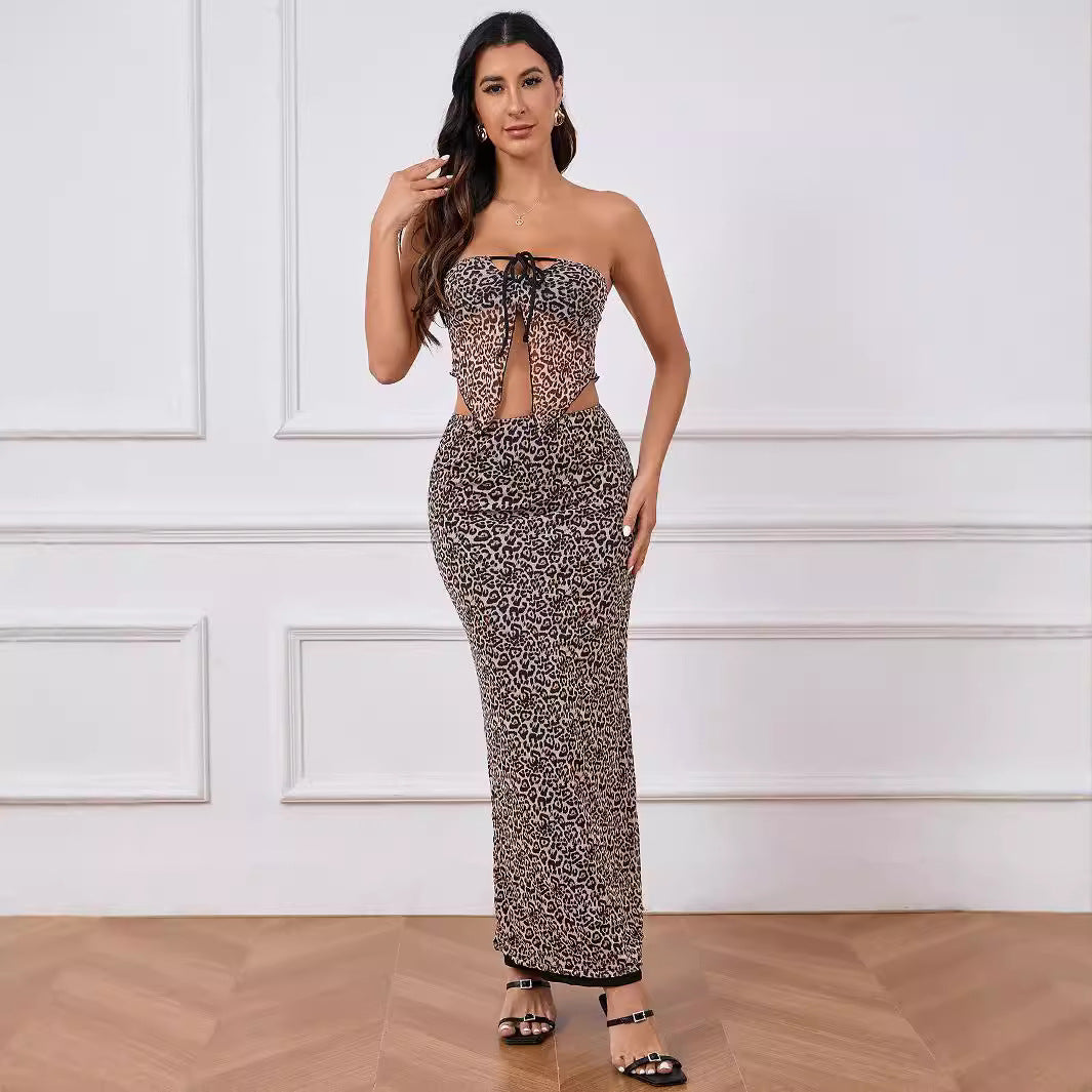 Snygga Damunderkläder Set med Utskärningar och Leoprint-2