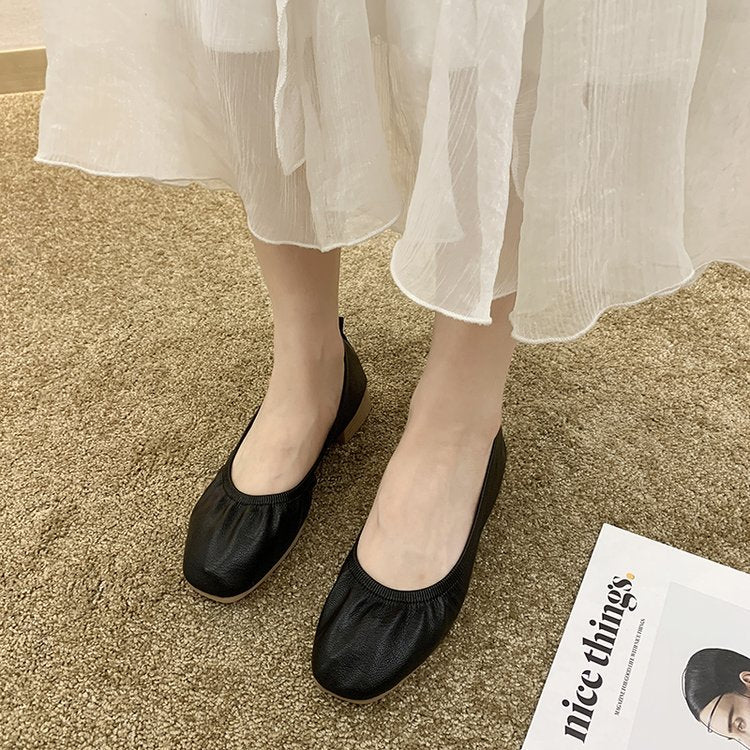 Svarta Ballerinaskor med Medelhög Blockhäl i Hållbart Läder för Damer – Elegant och Bekväm Design 2