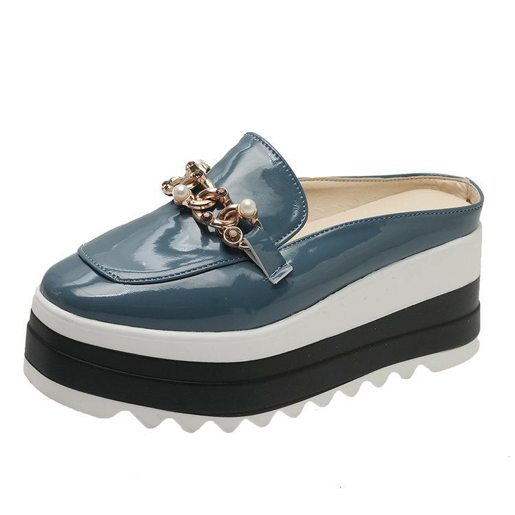Kvinnor Slip-On Mules i Syntetiskt Läder med Smyckedetalj och Vadderad Fotbädd – Elegant och Bekväm Sko 2