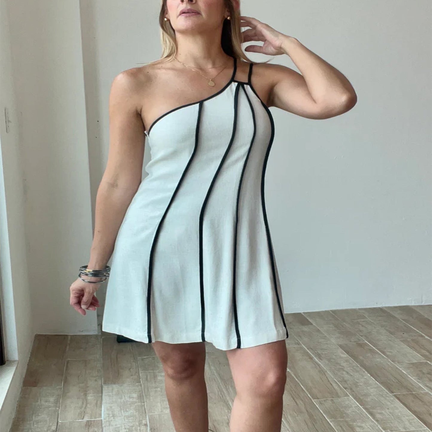 Fina Dam Klänningar Asymmetrisk Design Mjuk Tygblandning 2