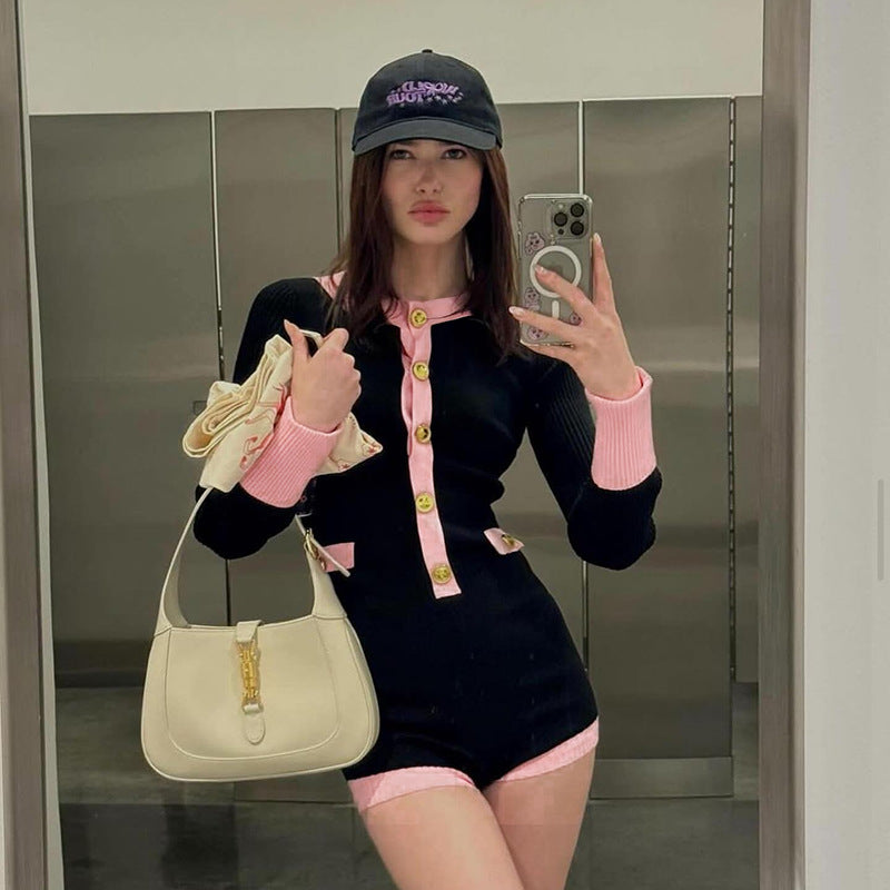 Dam Jumpsuit Med Dekorativa Knappar och Kontrastdetaljer i Mjukt Material 4