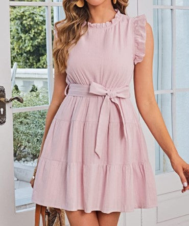 Festivalklänning för Dam med Ruffles och Avtagbart Bälte – Lätt Material, Svängande Nederkant, Lös Passform 1