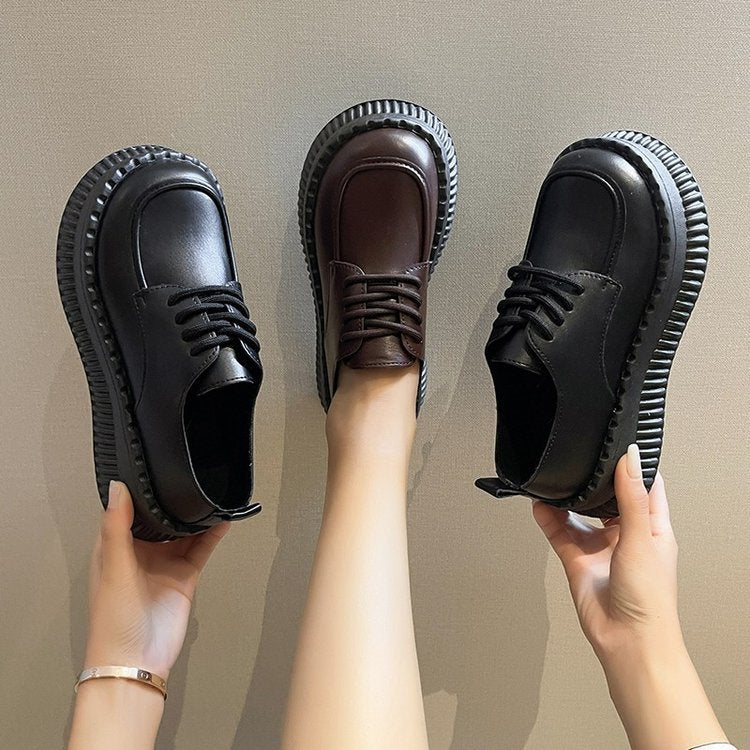 Dam Sneakers i Läder med Plattformsula – Komfortabla Skor för Vardag och Fest, Svart eller Vit 3