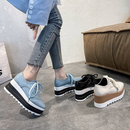 Kvinnor Platå Sneakers Trendig Syntetmaterial med Bekväm Sula 4
