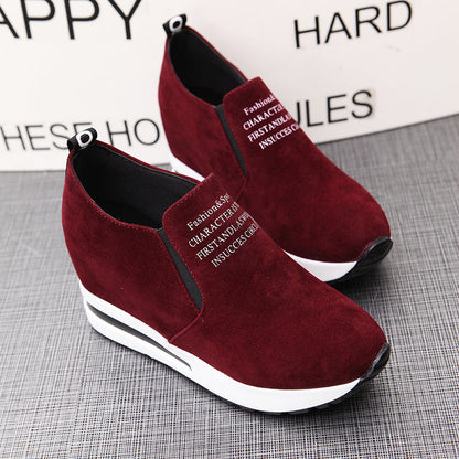 Kvinnliga Kilsneakers Slip-On Mocka med Kilklack-4
