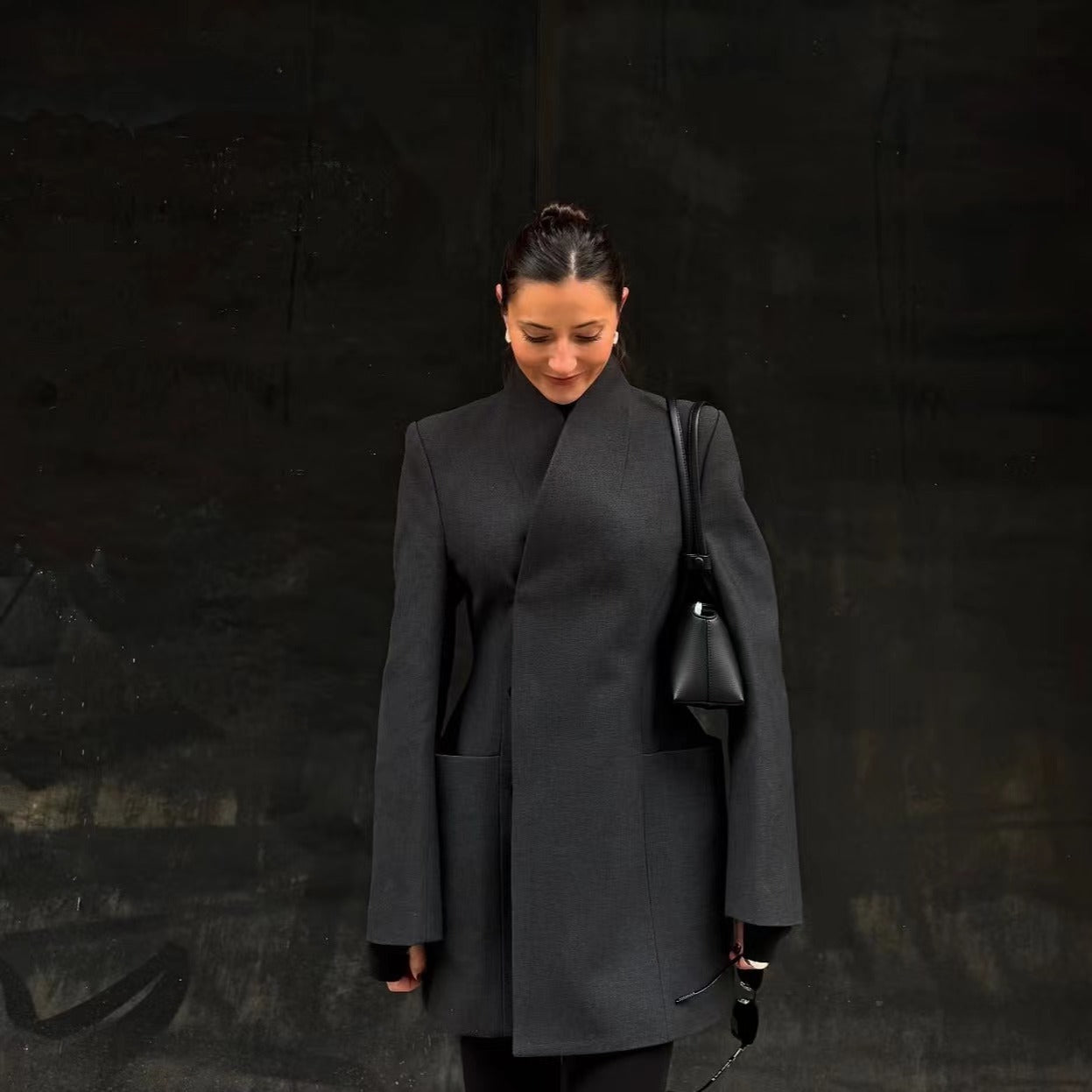 Asymmetrisk Blazerklänning för Kvinnor i Högkvalitativt Tyg – Elegant och Mångsidig för Arbete och Kvällsevenemang 8