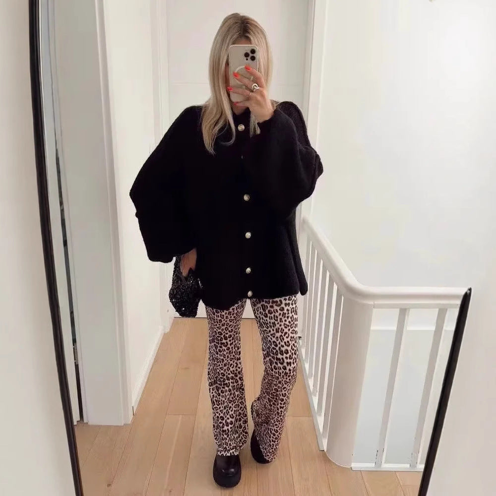 Lång Stickad Kofta i Mjuk Bomull med Stora Knappar – Avslappnad Passform och Rymliga Ärmar för Eleganta Looks 3