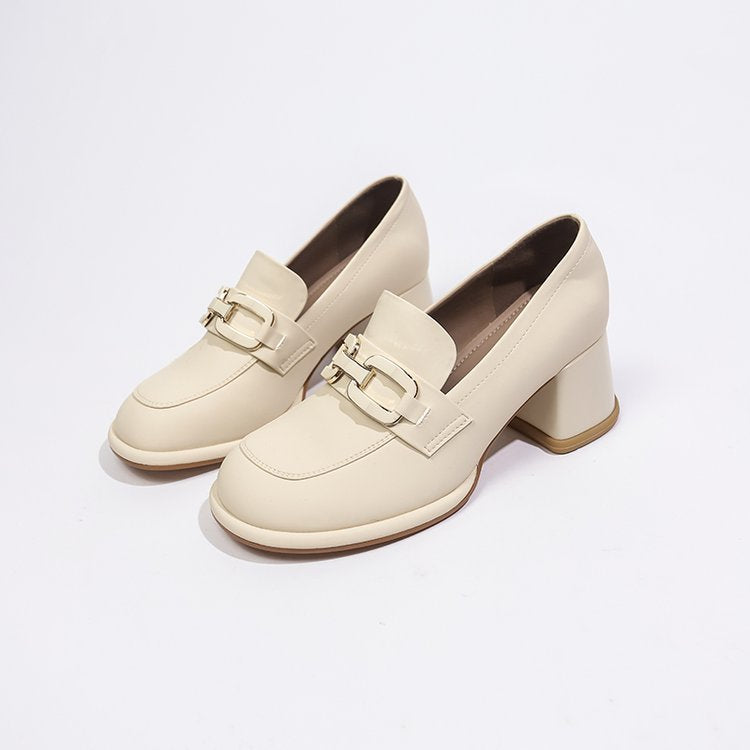 Kvinnor Loafers i Syntetiskt Läder med Distinkt Spänne och Bekväm Blockklack – Mångsidig Design för Vardags och Fest 2