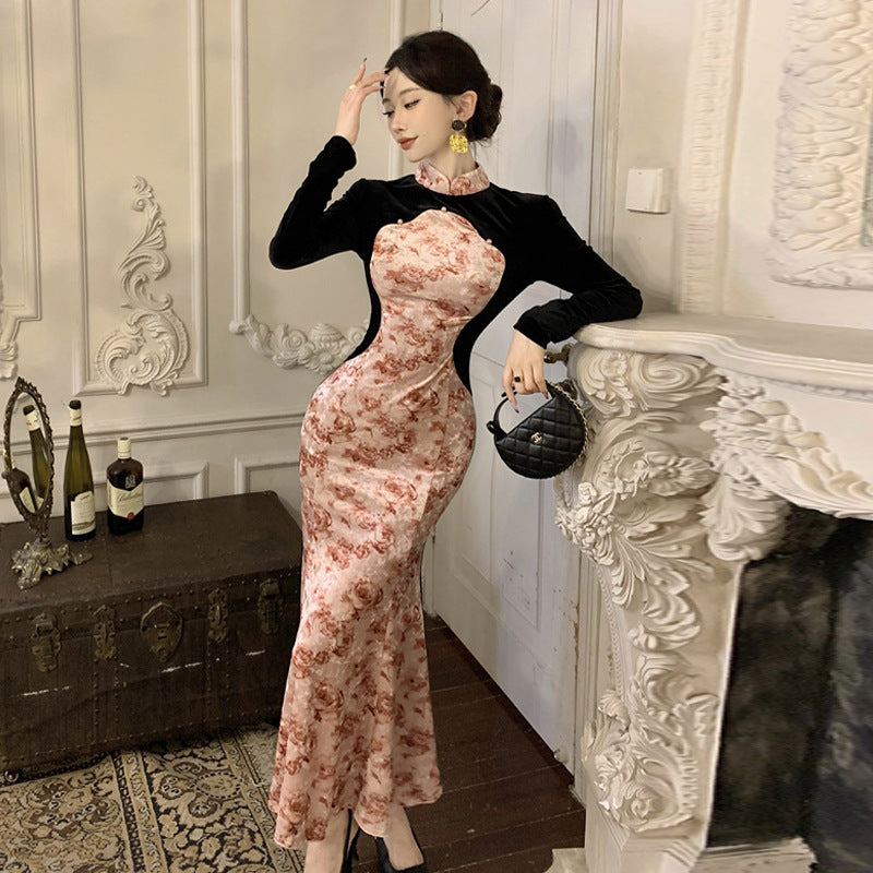 Fina Dam Klänningar i Sammet med Lång Ärmar och Ståkrage – Eleganta Klänningar för Fest och Vardag 5