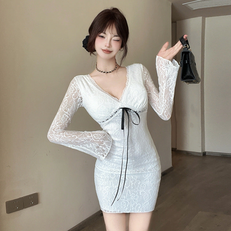 Variant image for Kvinnors Bodycon Klänning med Spetsdetaljer och Klockärmar Polyester Spandex-4