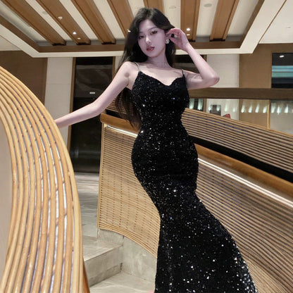 Elegant Aftonklänning med V-ringning och Paljetter – Knälång, Polyester, Perfekt för Festliga Tillfällen 2