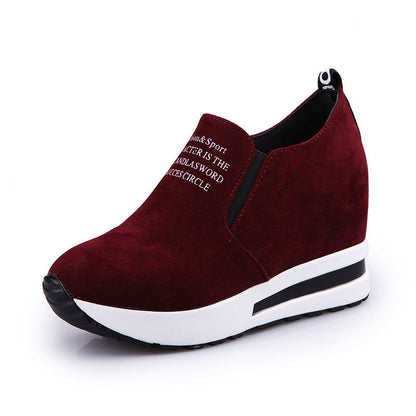 Variant image for Kvinnliga Kilsneakers Slip-On Mocka med Kilklack-1