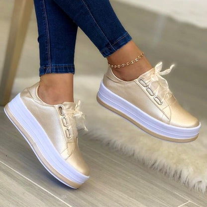 Elegante Plateau Sneakers für Damen mit Metallic-Obermaterial – Bequeme und stilvolle Schuhe für Alltag und Festlichkeiten 2
