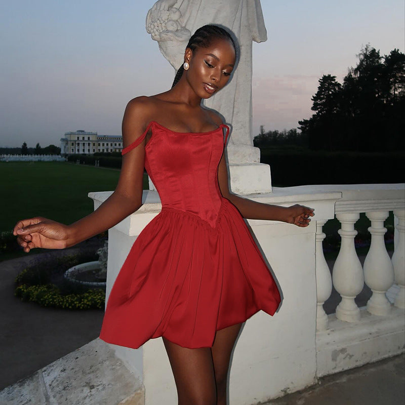 Kvinnors Satinklänning Med Voluminös Kjol och Spetsdetaljer 5