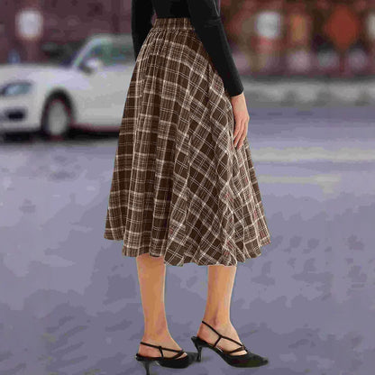 Lång Caroque Klänning med Dekorativa Knappar i Brunt och Beige Karomönster – Avslappnad Passform i Högkvalitativt Tyg 3