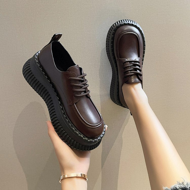 Dam Sneakers i Läder med Plattformsula – Komfortabla Skor för Vardag och Fest, Svart eller Vit 8