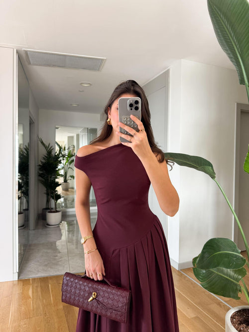 Fina Dam Klänningar Veckad Asymmetrisk Maxi Klänning i Polyester-1