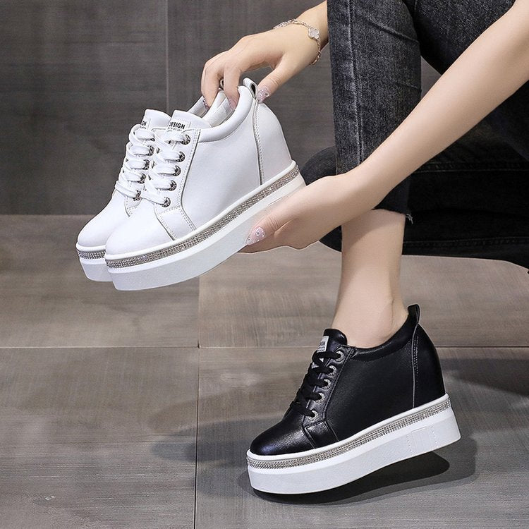 Kvinnliga Kilsneakers Trendiga Syntetiska Läder med Glittrande Detaljer-3