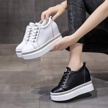 Kvinnliga Kilsneakers Trendiga Syntetiska Läder med Glittrande Detaljer-3