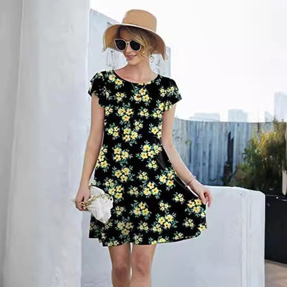 Kortärmad Klänning för Kvinna med Blommönster – Lätt Tyg, Rund Halsringning, Ruffles på Ärmarna, Normal Passform 2