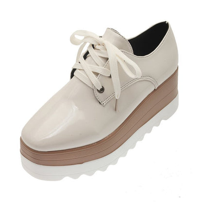 Kvinnor Platå Sneakers Trendig Syntetmaterial med Bekväm Sula 9