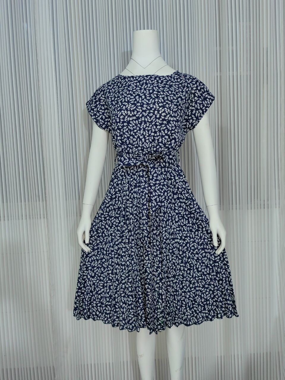 Variant image for Fina Dam Klänningar Blommig Midi Veckad Polyester-9