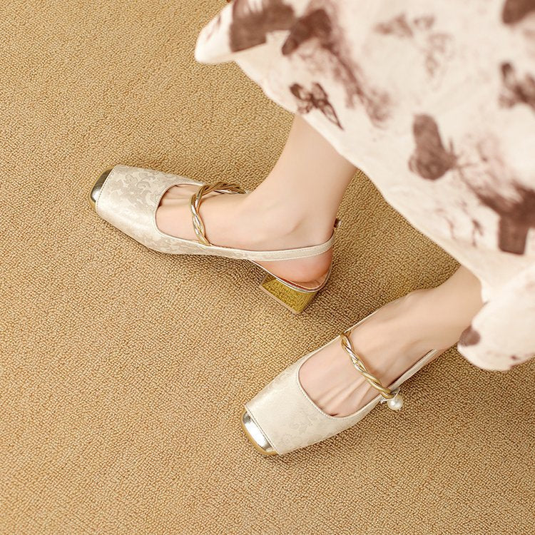 Kvinnors Slingback Pumpar med Blockklack och Justerbar Rem – Texturerat Syntetiskt Material i Metallisk Accent 4