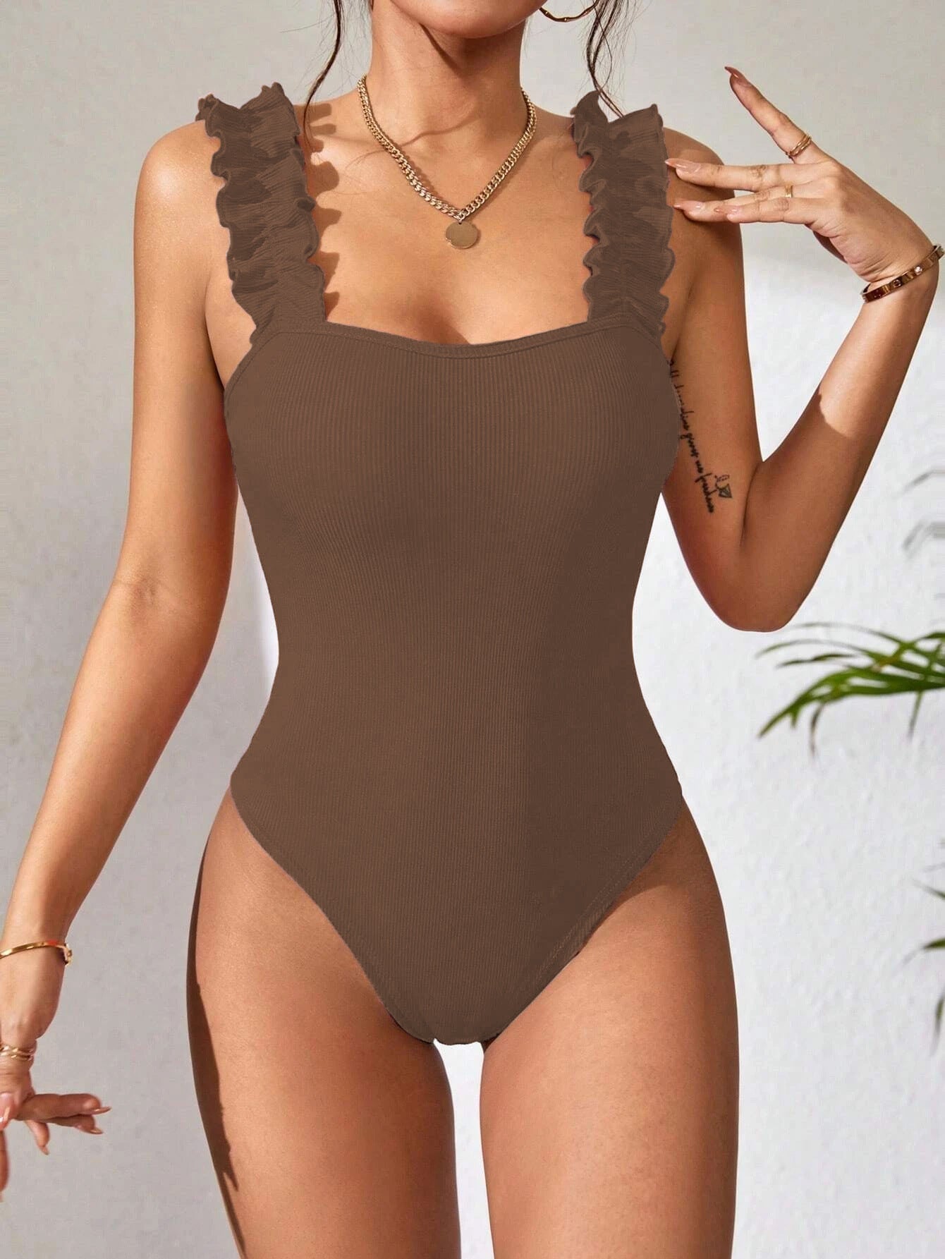 Variant image for Dam Capri Byxor Slim Fit med Ruffles i Polyester-9