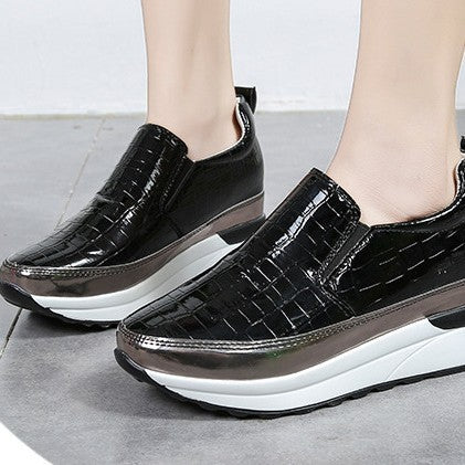 Kvinnors Sneakers Slip-On Krokodilmönster Platå Syntetisk 5