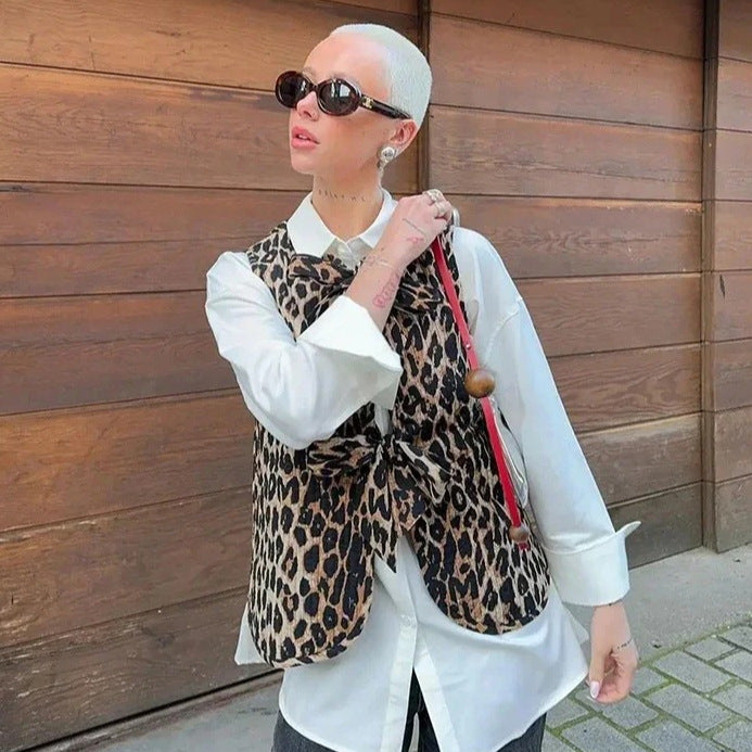 Väst Dam med Djurtryck och Bindande Bälte – Mjuk Tyg i Löst Snitt, Perfekt för Vardag och Fest 2