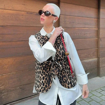 Väst Dam med Djurtryck och Bindande Bälte – Mjuk Tyg i Löst Snitt, Perfekt för Vardag och Fest 2