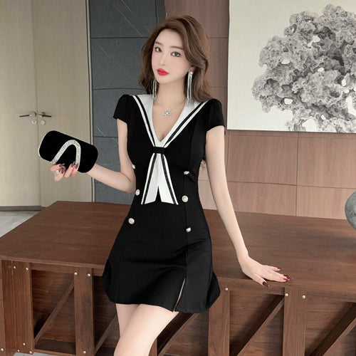 Damklänning A-linjeformad med V-ringning i Polyester-1