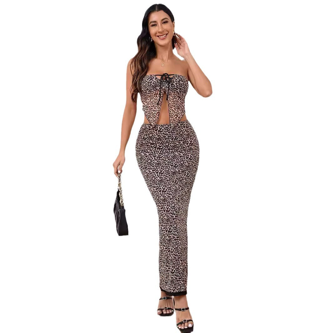 Snygga Damunderkläder Set med Utskärningar och Leoprint-6