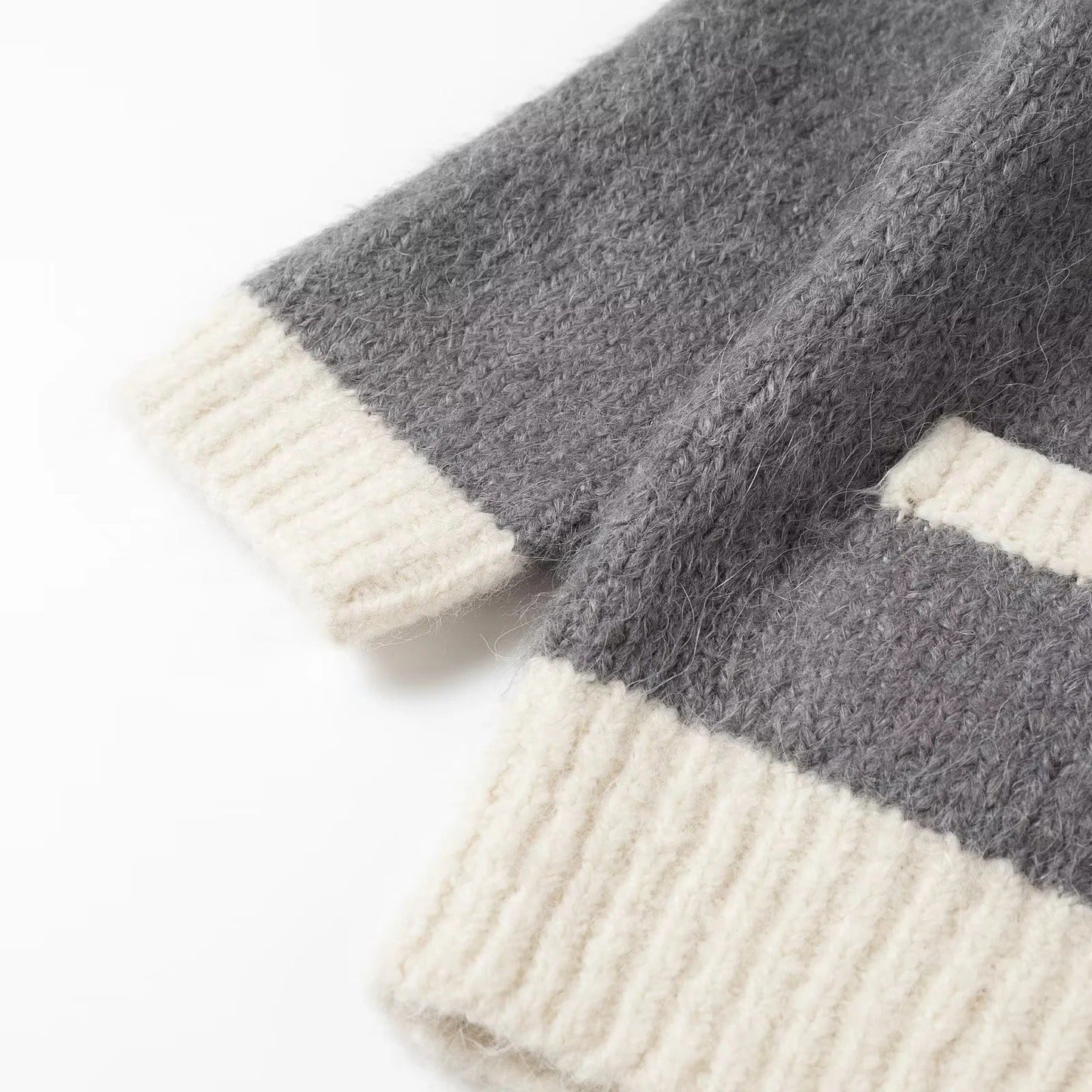 Kvinnors Kofta V-ringning Kontrastdesign Mjuk Tyg med Pärlknappar-4