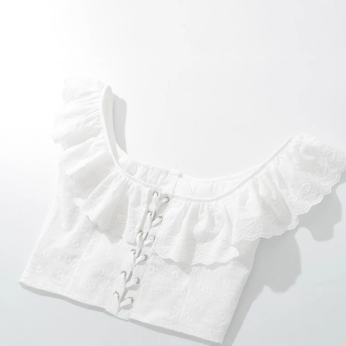 Kvinnors Festtop med Ruffle Detaljer i Andningsbart Material 2