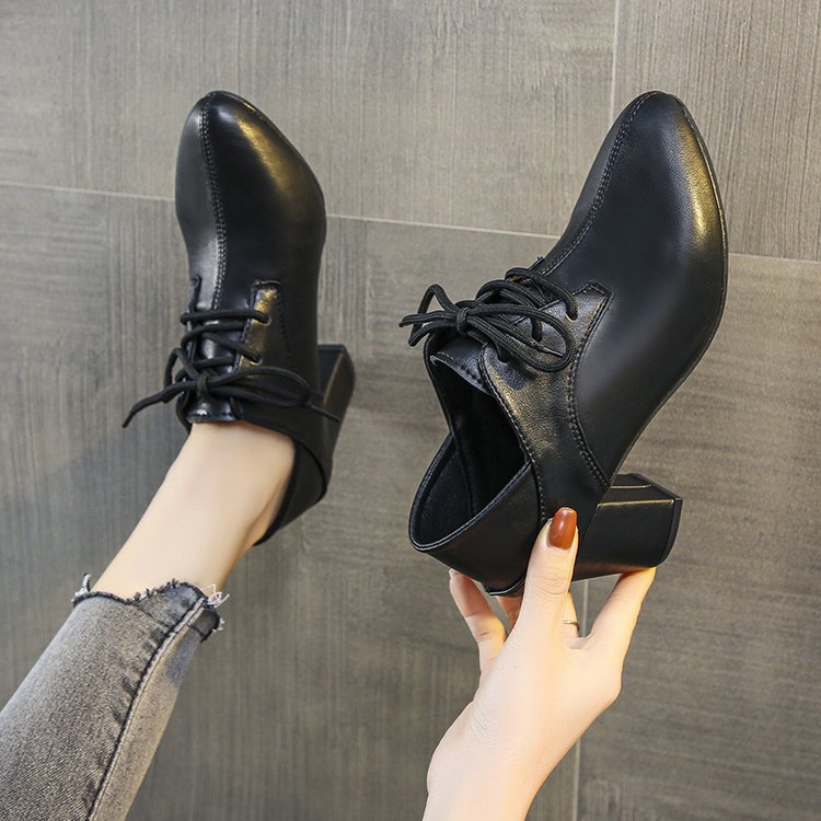 Kvinnors Lace-up Skor Blockklack Läder 2