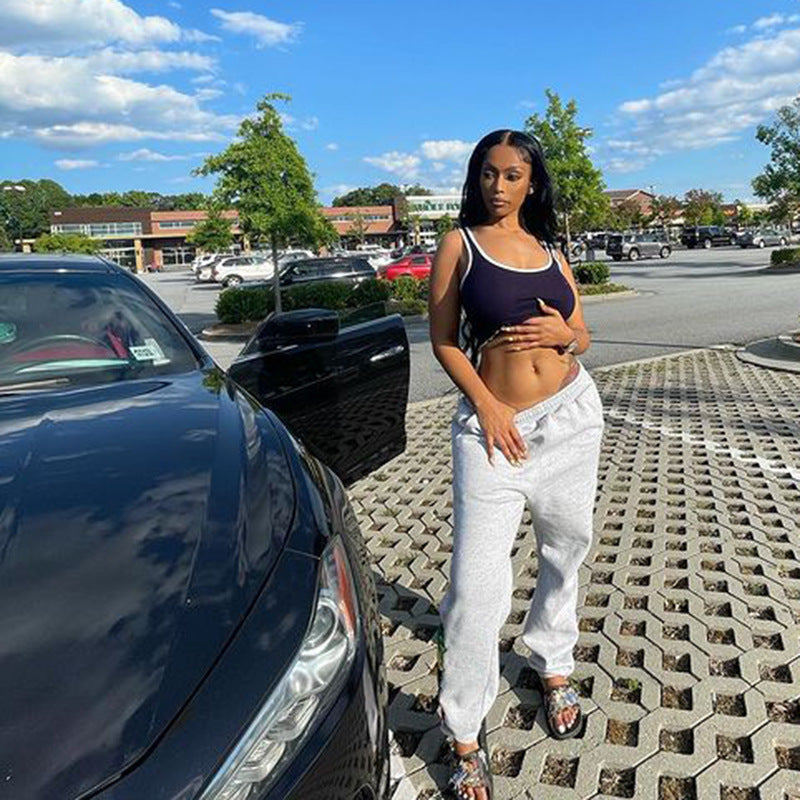 Damernas Crop Top i Andningsbart Material – Sportig Design med Kontrastgränser för Yoga och Träning 2