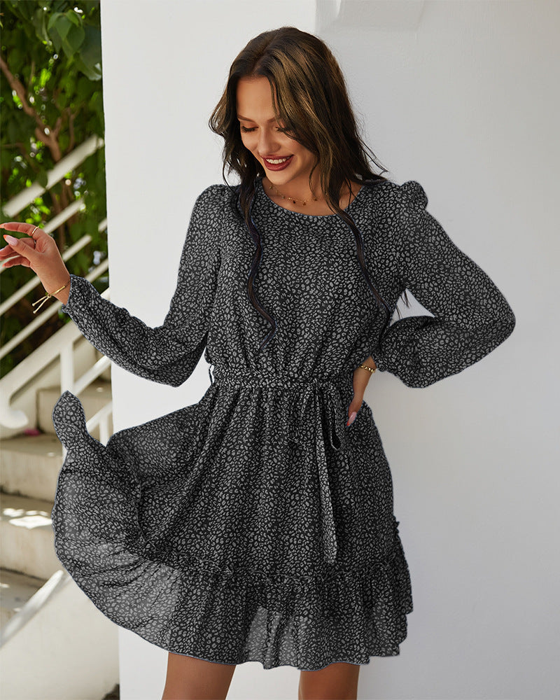 Fladdrande Damklänning med Elastiskt Midjeband och Puffärmar - Eleganta Fina Damklänningar i Polyester 10