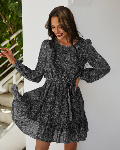 Fladdrande Damklänning med Elastiskt Midjeband och Puffärmar - Eleganta Fina Damklänningar i Polyester 10